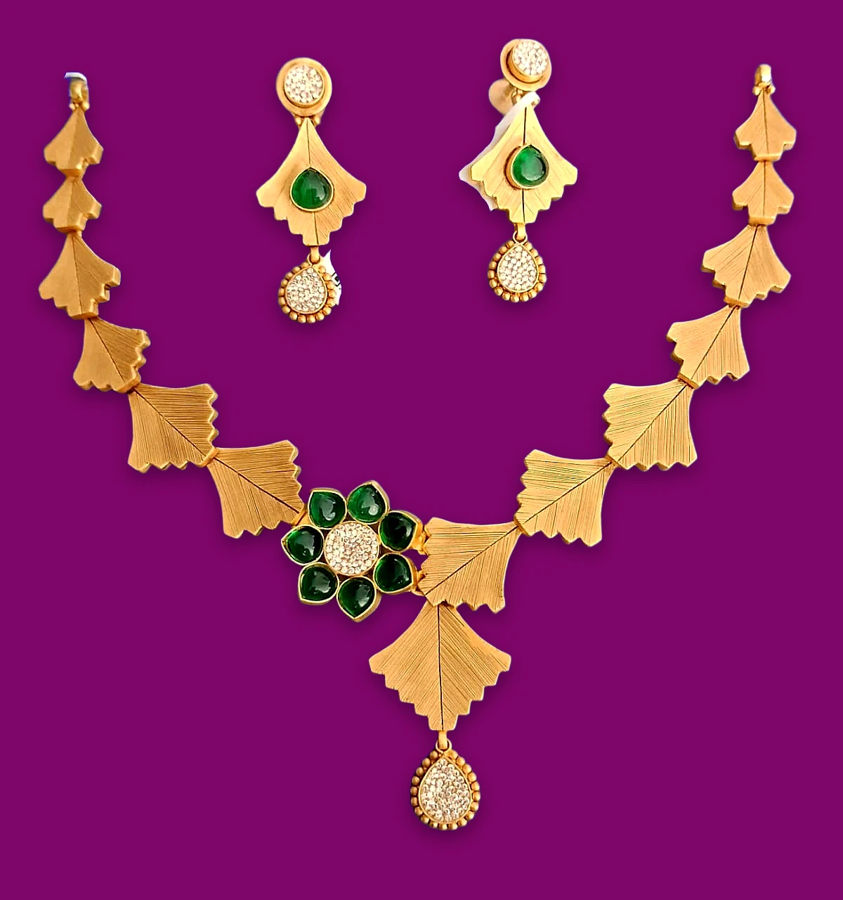 Necklace Set at Sri Vijaya Madhavi Jewellers